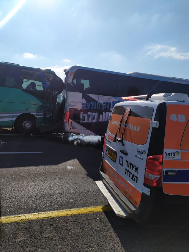 צילום: תיעוד מבצעי איחוד הצלה זירת התאונה בכביש 6