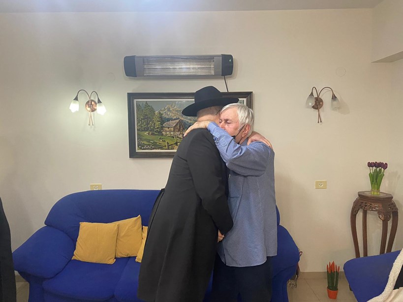 צילום: דוברות עיריית בני ברק ראש עיריית בני ברק בניחום אבלים אצל משפחת חורי