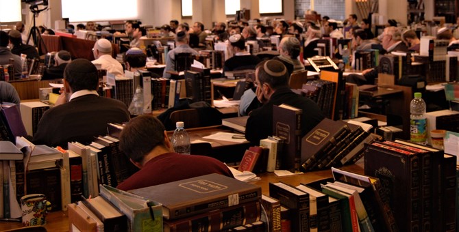 צילום: דוברות תלמידי ישיבה בשיעור. ארכיון
