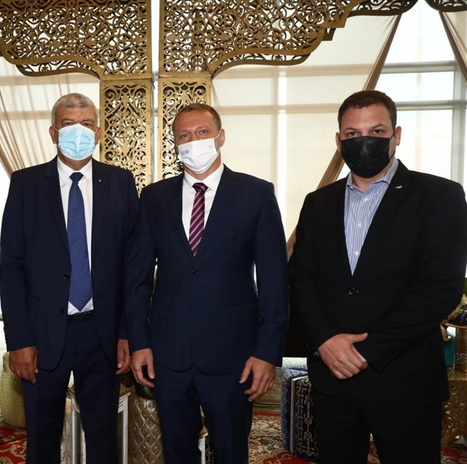 צילום: סיון פרג מימין לשמאל: אביגל שורק מנכ"ל אל על, שר התיירות יואל רזבוזוב, ושגריר מרוקו בישראל מר איברהים ביוד
